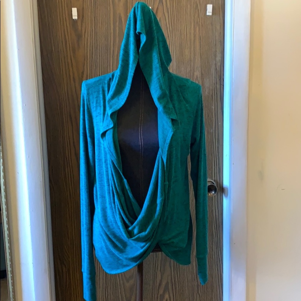 Zella long-sleeve Teal color top - GORGEOUS
